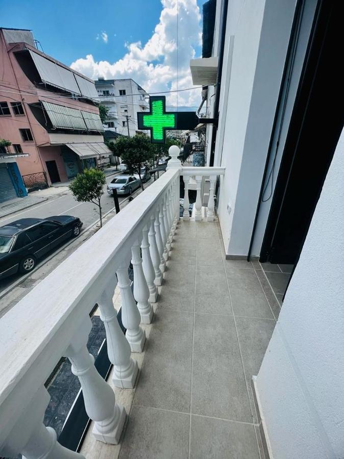 Kristian Apartments Berat Buitenkant foto