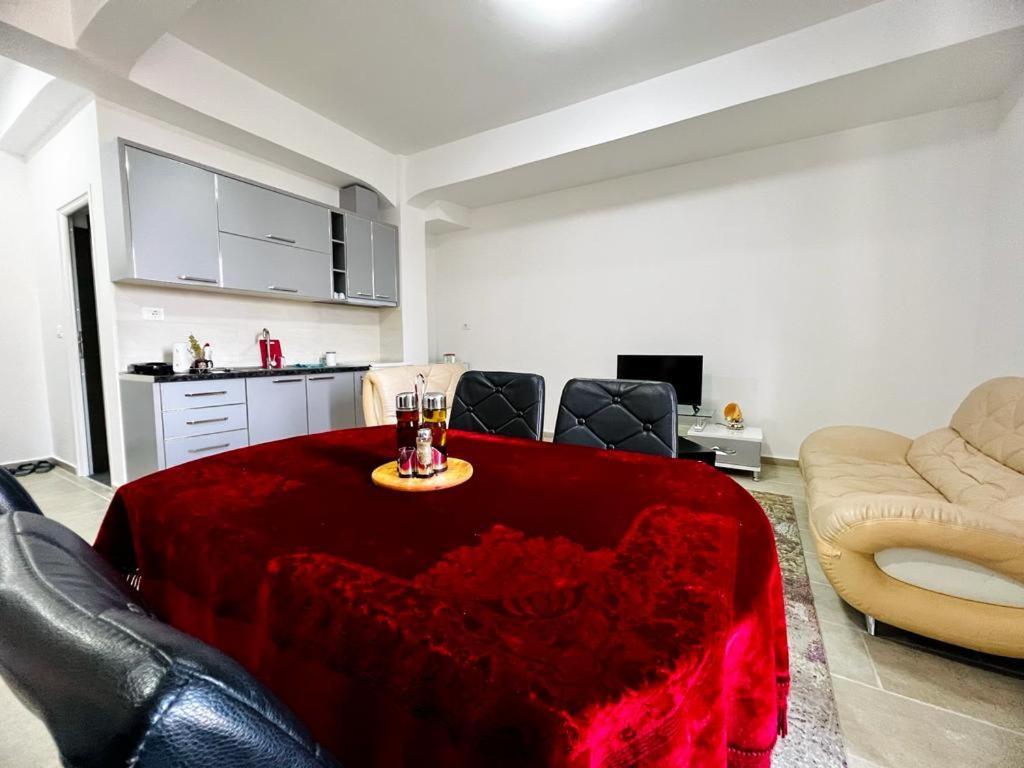 Kristian Apartments Berat Buitenkant foto