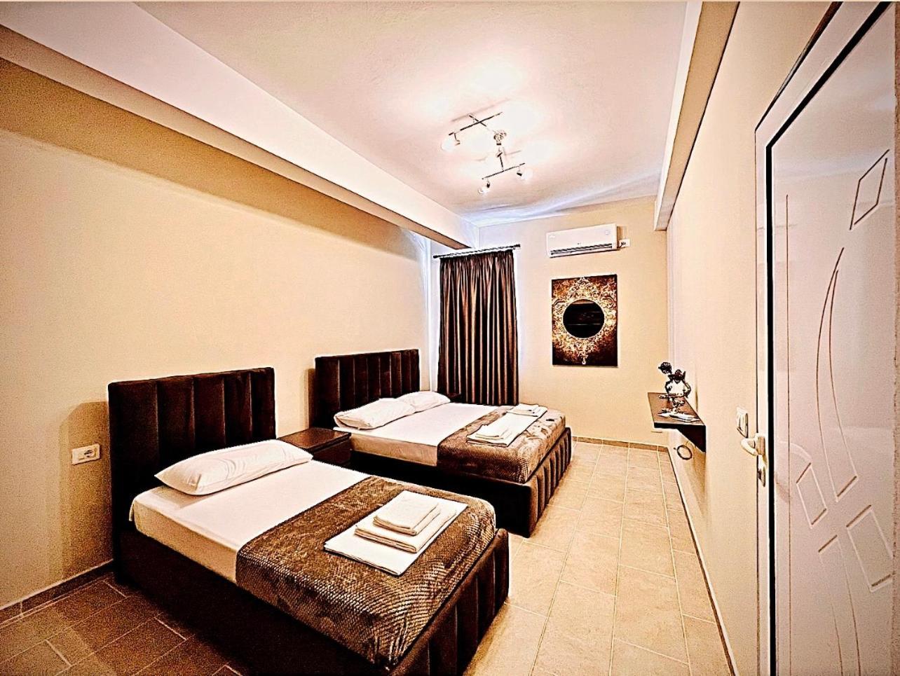 Kristian Apartments Berat Buitenkant foto